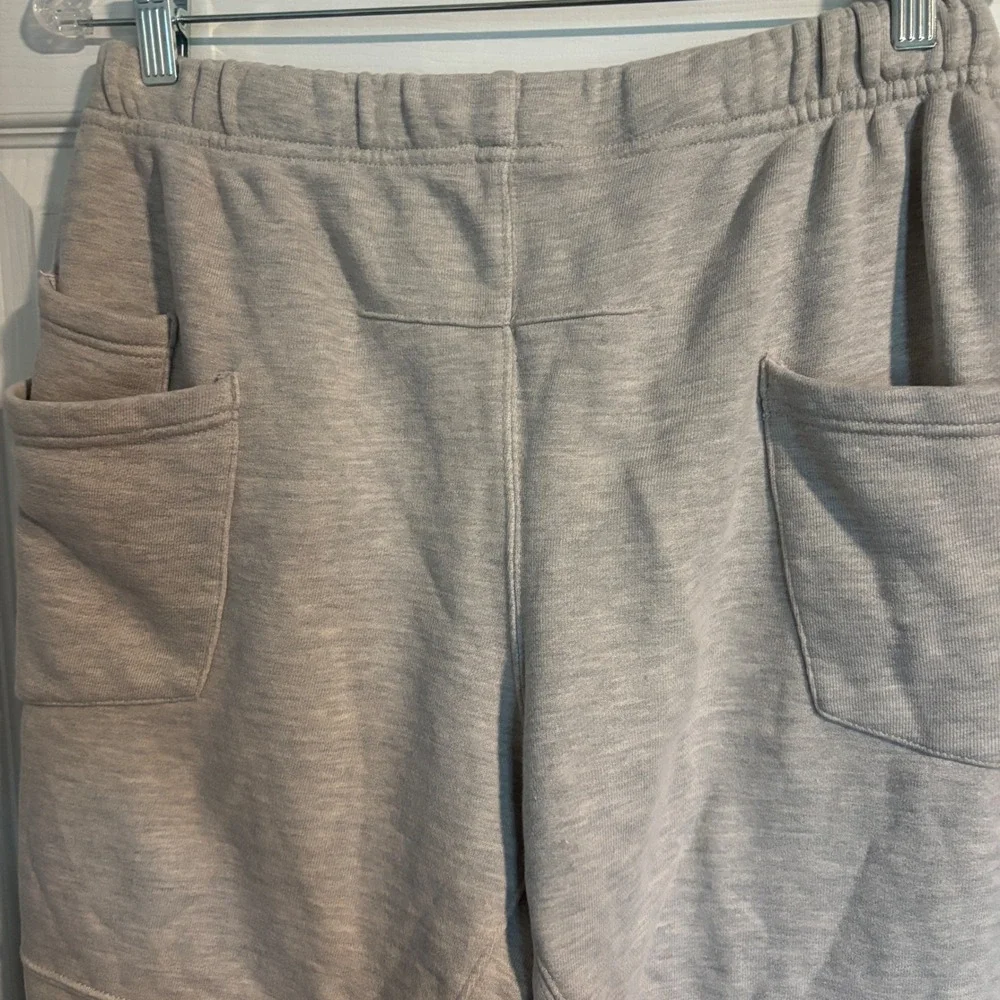 Free People Movement Women's Heather Grey Barrel Leg Cropped Sweatpants Medium - Picture 6 of 16